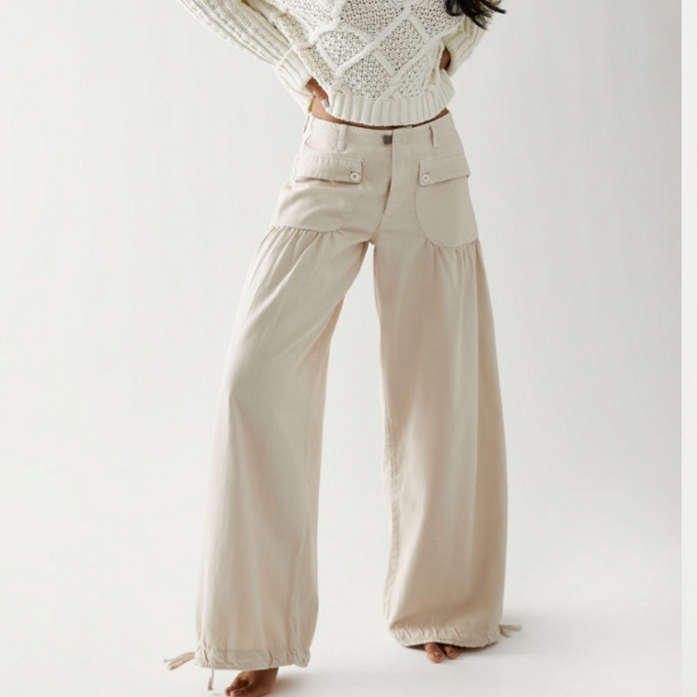 Free People We the Free Lotus Balloon pants in the color Almond Milk-size 26